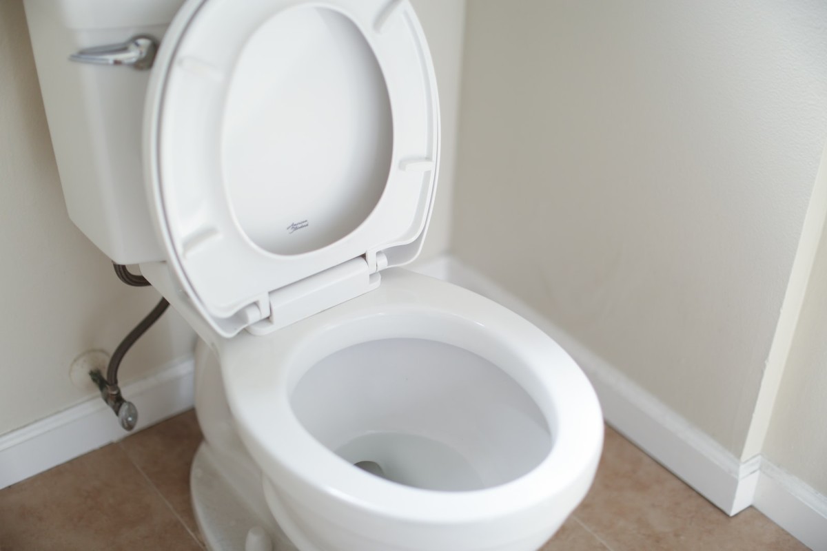 toilettes bouchées et assurance habitation : est-ce pris en charge ?